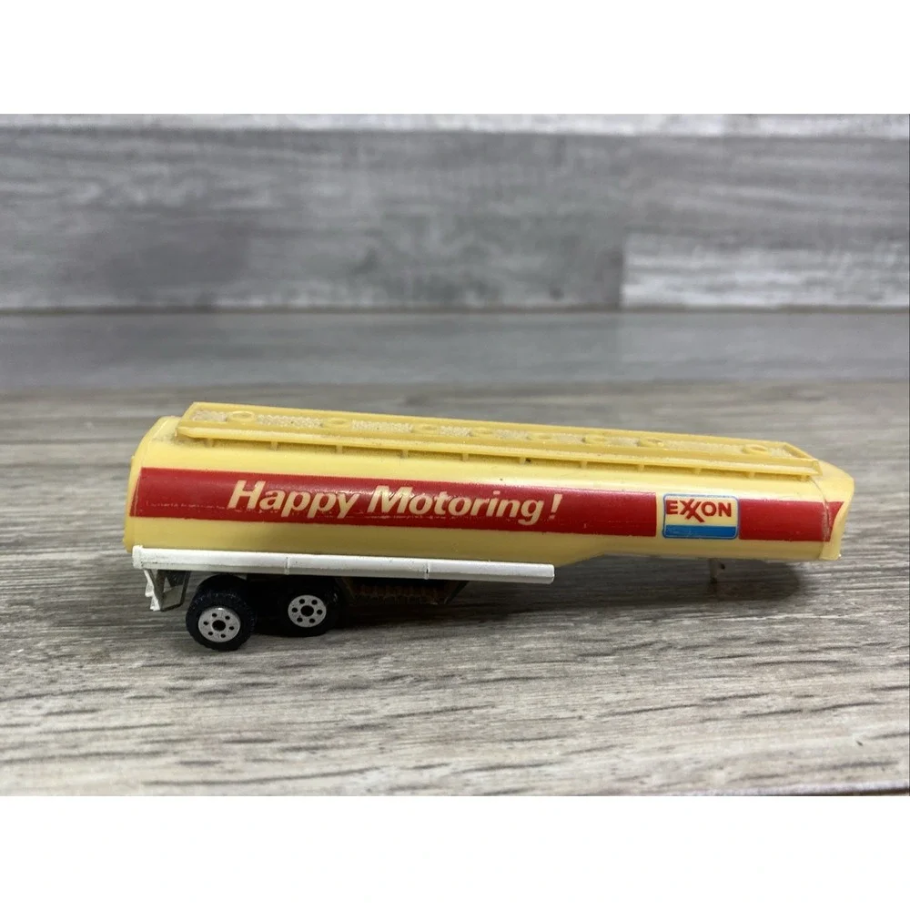 Road Champs Exxon Happy Motoring! Diecast Tanker‎ Trailer Vintage 1982